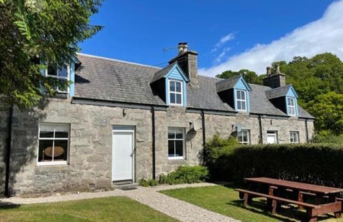 Rogart House | Jock's Cottage on the Blarich Estate