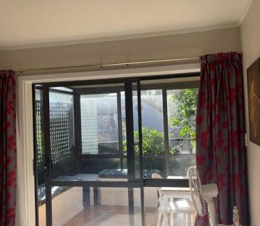 Greenlane - Ellerslie House | Joe & Mary's Comfy homestay room