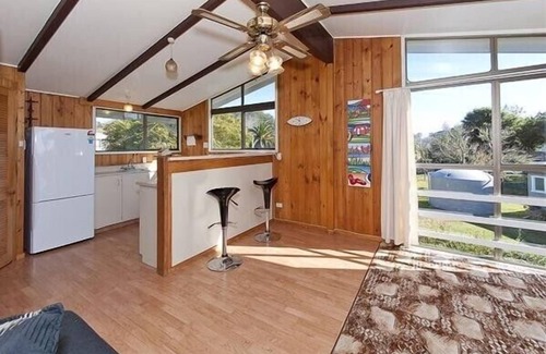Cooks Beach Cottage | Joes Place - Cooks Beach Holiday Home