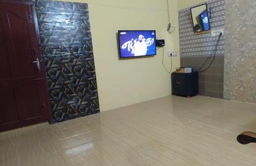 Tiruchendur House | Johan home stay AC