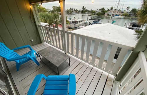 Capri Isle Apartment | Johns Pass Retreat! Water View! 5min Walk to Beach