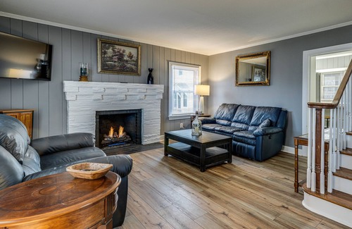 Johnson City House | Johnson City Home: Fireplace, 1 Mi to Boone Lake!