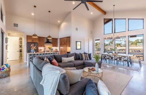 Johnson City House | Johnson City Limits Panoramic Hill Country Views!