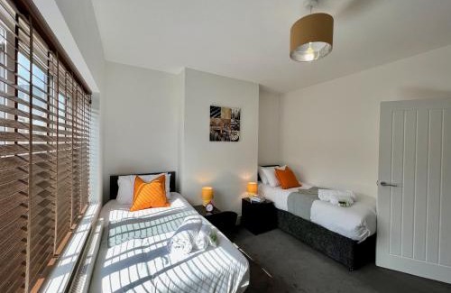 Cleethorpes House | Johnson House - Great for Contractors or Family Holidays