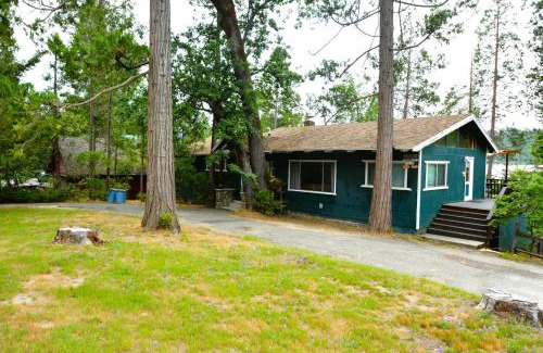 Bass Lake House | Johnson Lake Frontreduced Nightly Rates