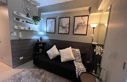 Barangay 76 Apartment | Joie's Condotel Shore 2 Residences Tower 1