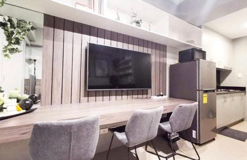 Barangay 76 Apartment | Joie's Condotel Shore 2 Residences Tower 1
