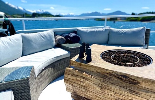 Friday Harbor Boat Rental | Join Bear Paw, your 90' private charter yacht cruising the San Juan Islands, WA