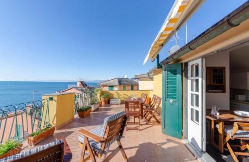Camogli Apartment | JOIVY Camogli Treasure for 4 with Terrace and Incredible View