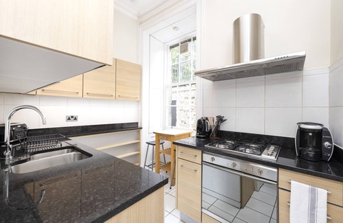 Stockbridge Apartment | JOIVY Chic Flat Near Stockbridge Market W/Patio