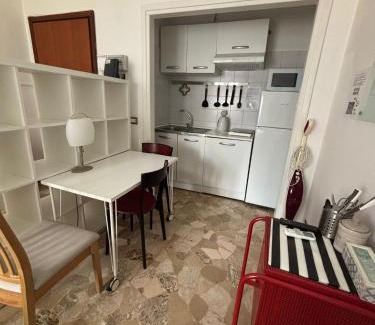 Segnano Apartment | JOIVY Cosy Studio Near Metro, Quick Ride to Milan Centre