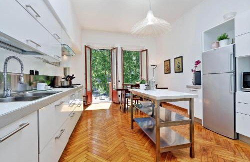 Zona Solari Apartment | JOIVY Fabulous 1-bedroom flat with Terrace next to Park