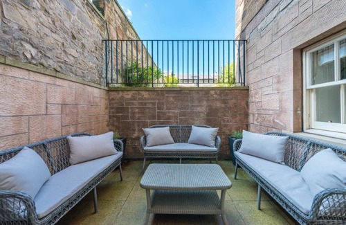 New Town Apartment | JOIVY Luxury Carlton Terrace Main Door Apartment