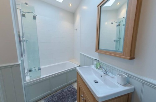 Stockbridge Apartment | JOIVY Luxury New Town Apartment