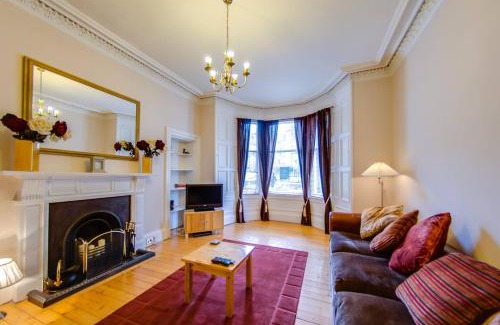 Marchmont Apartment | JOIVY Spacious Apartment next to The Meadows