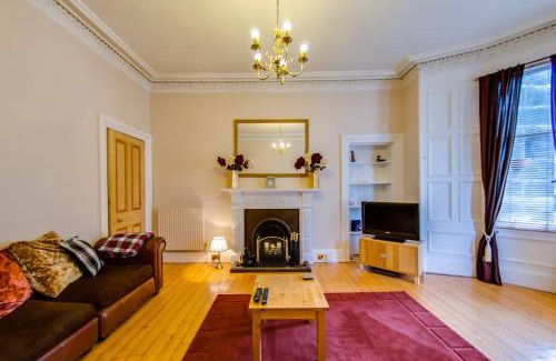 Marchmont Apartment | JOIVY Spacious Apartment next to The Meadows