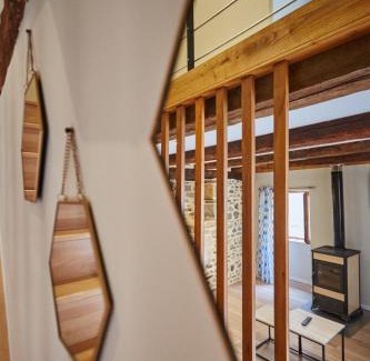 Sainte-Eulalie-d'Olt House | Jolie maison deux chambres et canapé-lit #au cœur du village#