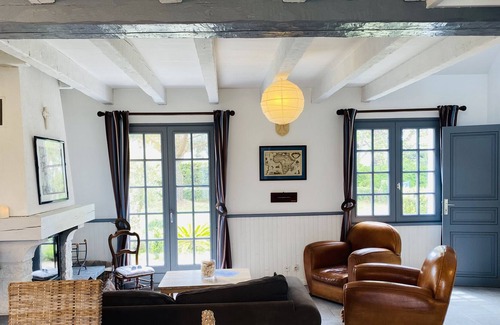 Erdeven Villa | Jolie Villa Typique Néo-Bretonne, 800m Plage - C54