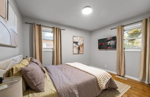 Joliet House | Joliet Cozy Oasis 4BR