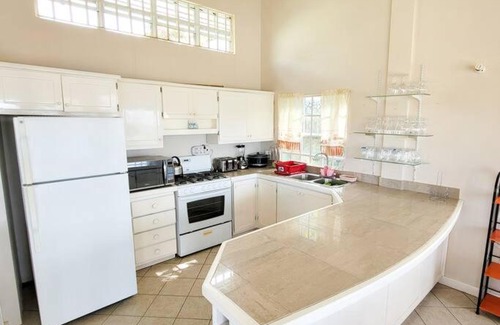 Rodney Bay Villa | Jolly Day Villa enjoys sea views in Rodney Heights