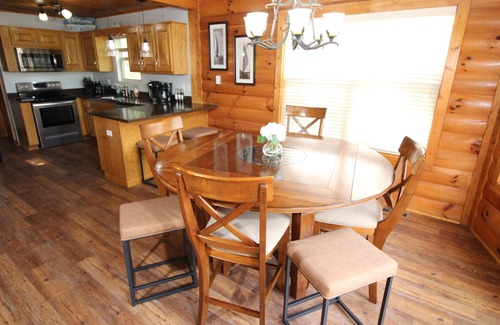 Lakeside Estates House | Jolly Mon-Lakefront cabin w/private dock & hot tub, community pool