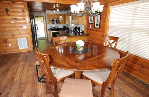 Lakeside Estates House | Jolly Mon-Lakefront cabin w/private dock & hot tub, community pool