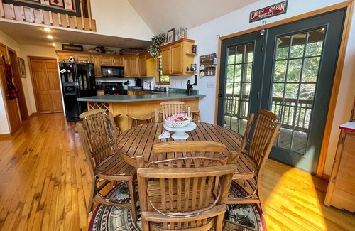 Murphy Ski Chalet | Jolly Rancher Mountain Cabin