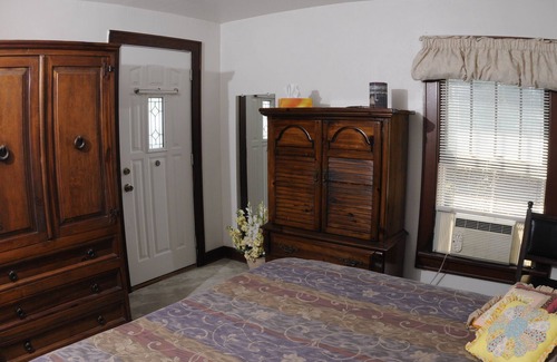 Kewaunee House | Jon's Haus, 318 Ellis St, Kewaunee, WI. 54216