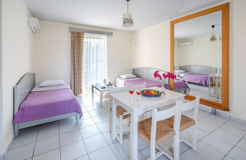 Tingaki Apartment | Jonathan Studio Apartments