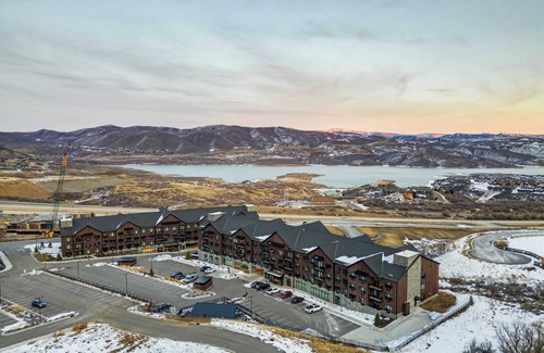 Park City Cottage | Jordanelle Sunrise Modern Condo, Gondola Access, Year-round Outdoor Fun