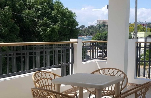 Santo Domingo Este Hotel | Jose Acevedo trinidad