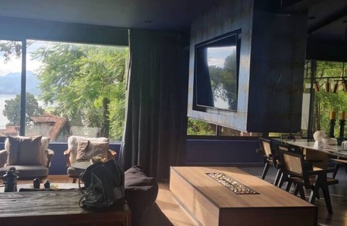 Valle de Bravo House | Josefa Velazco