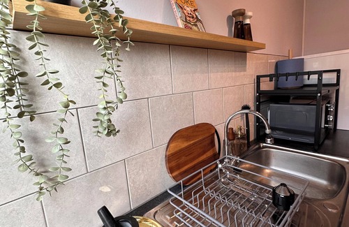 Mortlake House | Joseph's Friends – Bright & Cozy Rooms in Richmond with Shared Kitchen & Bath