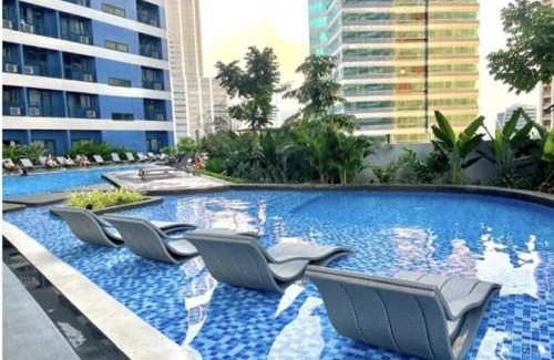 San Antonio Apartment | Josephine Suites In Makati with Parking