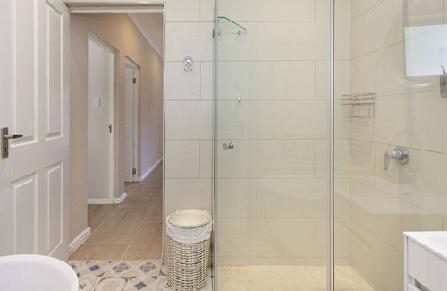 Strand House | Joubert 107 by HostAgents