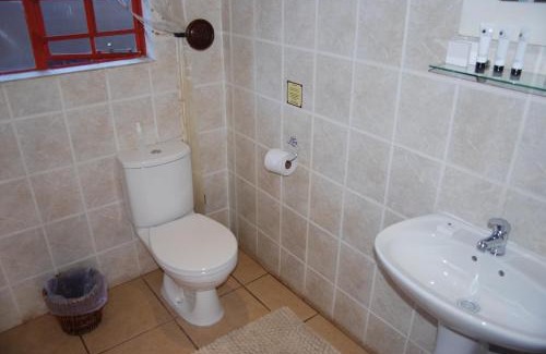 Kempton Park House | Journey's Inn Africa Airport Lodge
