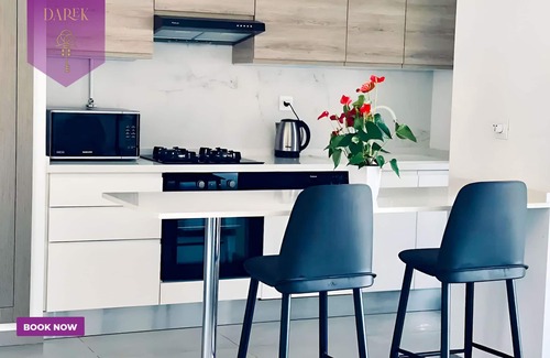 Jardins De Carthage Apartment | JourneyJoy Ii Luxury Apartment with Pool & Gym