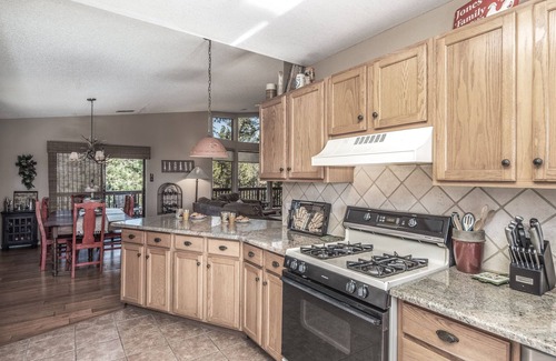Ruidoso Cabin | Journeys End | Near Village of Ruidoso, Fireplace!