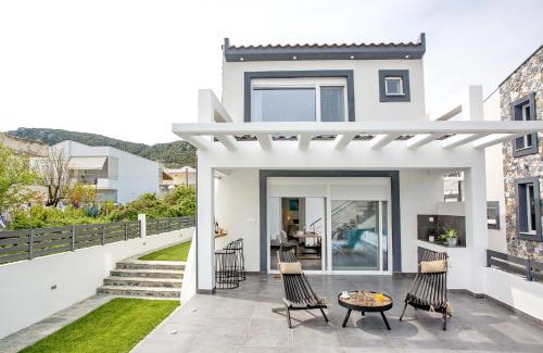 Nea Iraklitsa Villa | JOY C Deluxe