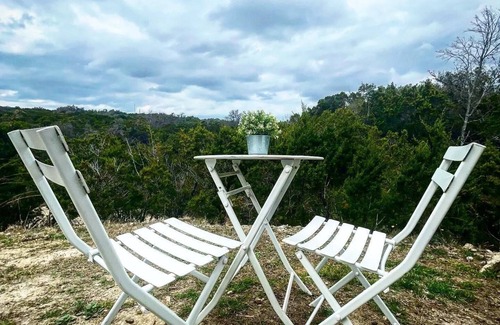 Dripping Springs Cabin | Joy Cabin @ 13 Acres - Yoga/Hike/Meditate