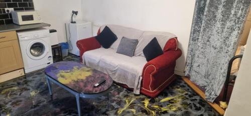 Huddersfield Apartment | Joyful Place
