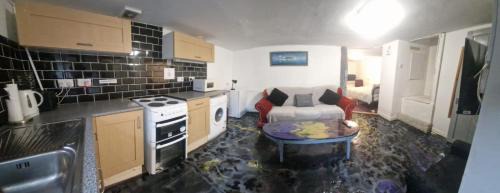 Huddersfield Apartment | Joyful Place