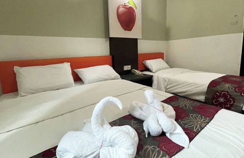 Kampung Pengkalan Hotel | JQ Suria Hotel