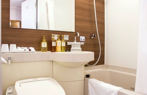 Yodogawa Hotel | JR WEST GROUP VIA INN SHINOSAKA WEST