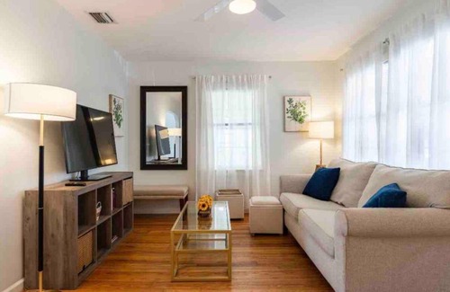 Southside Apartment | Jsvscsuzbdvdbssb