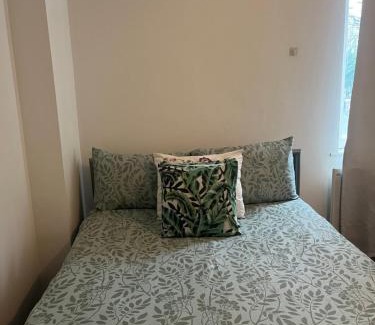Chorlton-on-Medlock House | Juana's private room
