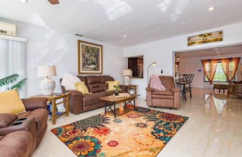 Lake Estates House | Juanita's Waterfront Villa