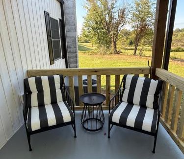 Arlington House | Juanitas Garden Cottage