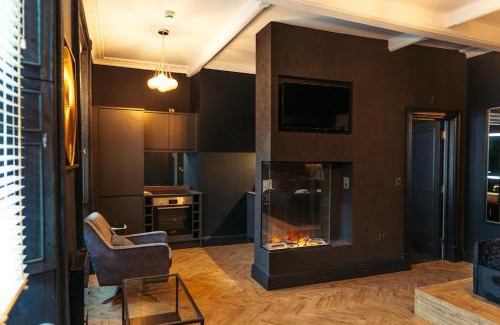 Morpeth Apartment | Judges suite apartment with spa facilities