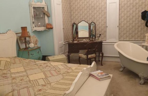 Roath Bed & Breakfast | Judy's B&B private home
